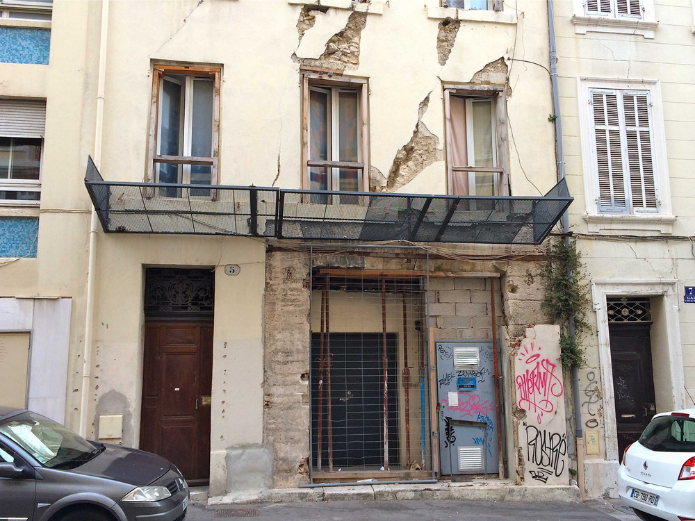 que faire quand squat a marseille