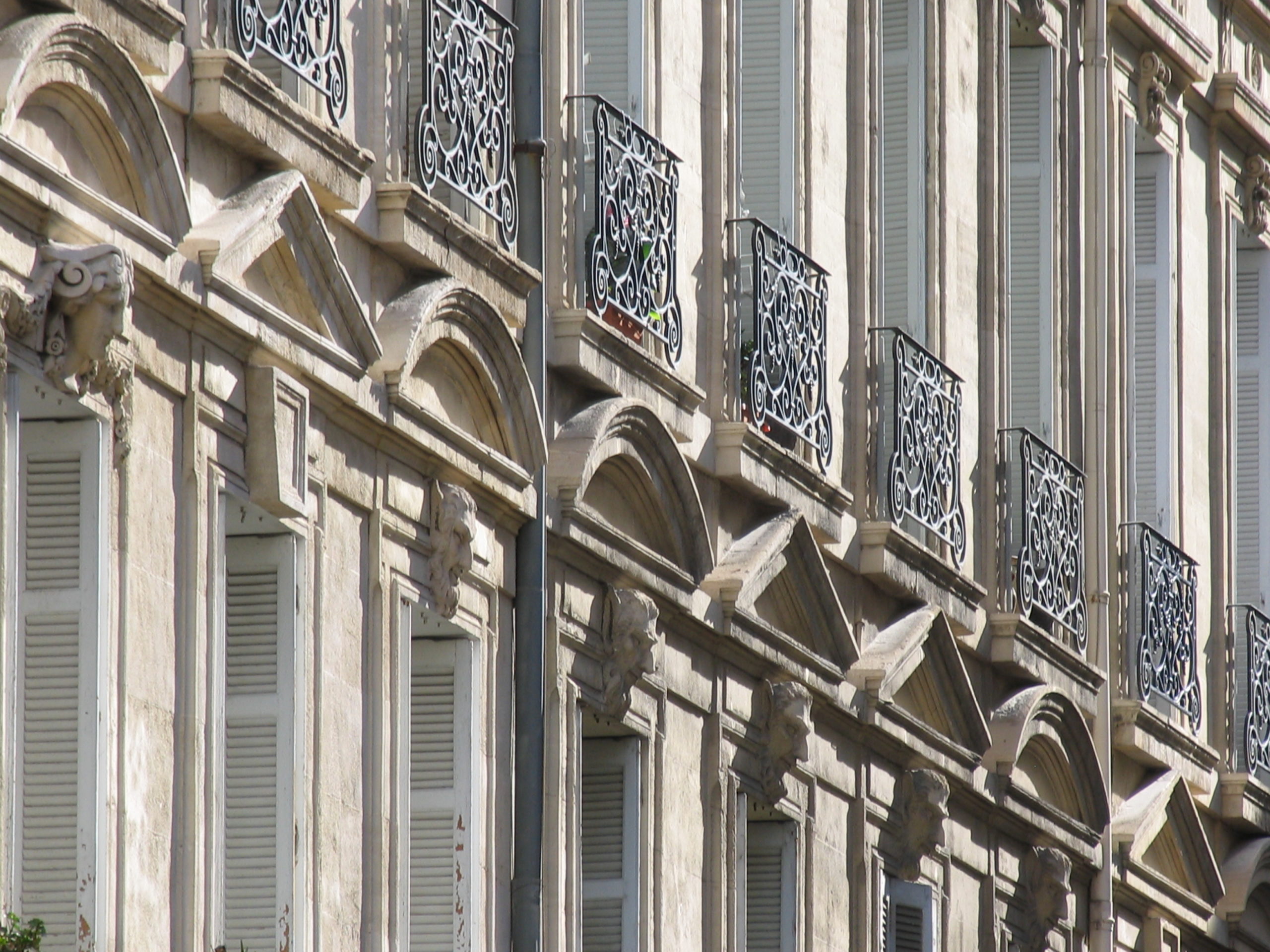 offre d'appartement à la baisse et hausse des prix de vente et de location